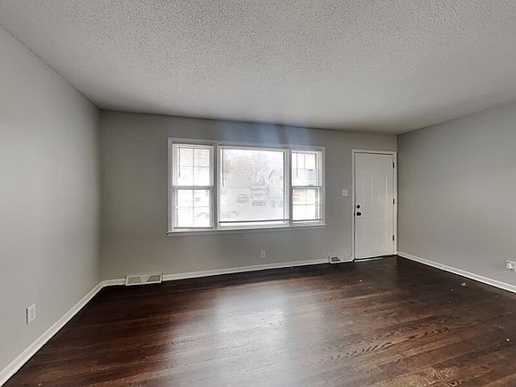 4th image of 902 NE 73rd Ter