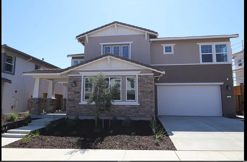 5 bed, 3252 sqft, $5,500 — Photo 1