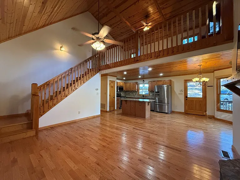 369 Farmer Cir — Photo 3