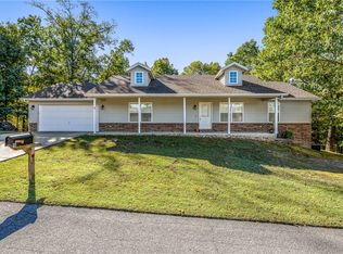 9 Edenhall Ln, Bella Vista, AR 72714