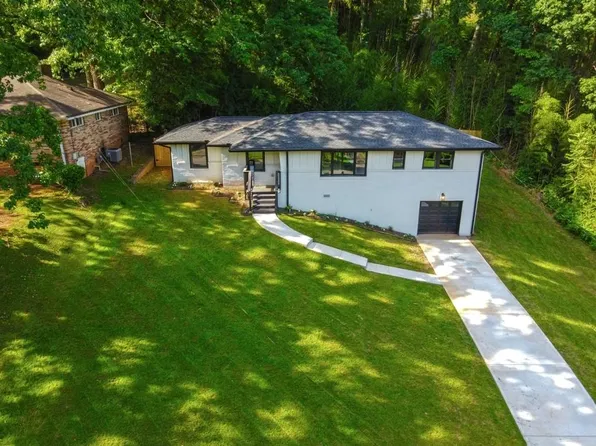 2810 Rockcliff Rd, Atlanta, GA 30316