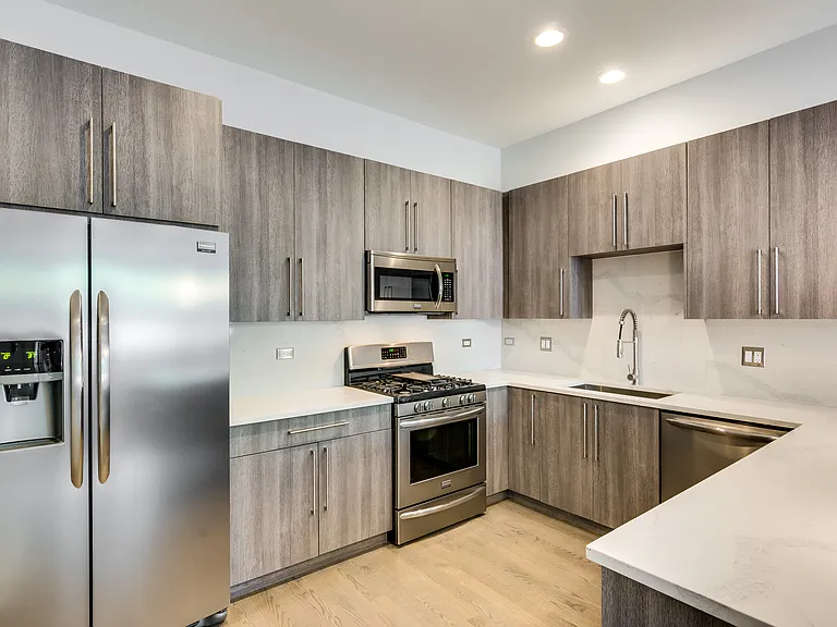 2353 N Seeley Ave #1B — Photo 3