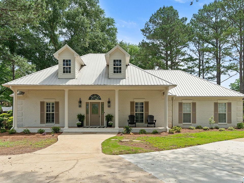 1st image of 2703 Abbott Dr