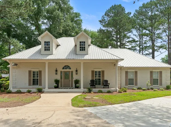 2703 Abbott Dr, Pell City, AL 35128