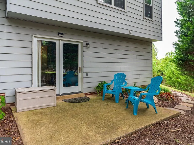 8019 Daffodil Ct — Photo 33