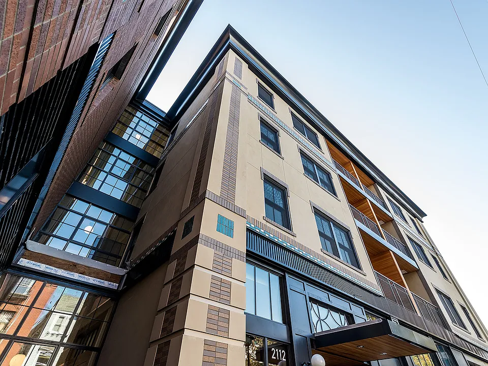 Almr Apartments