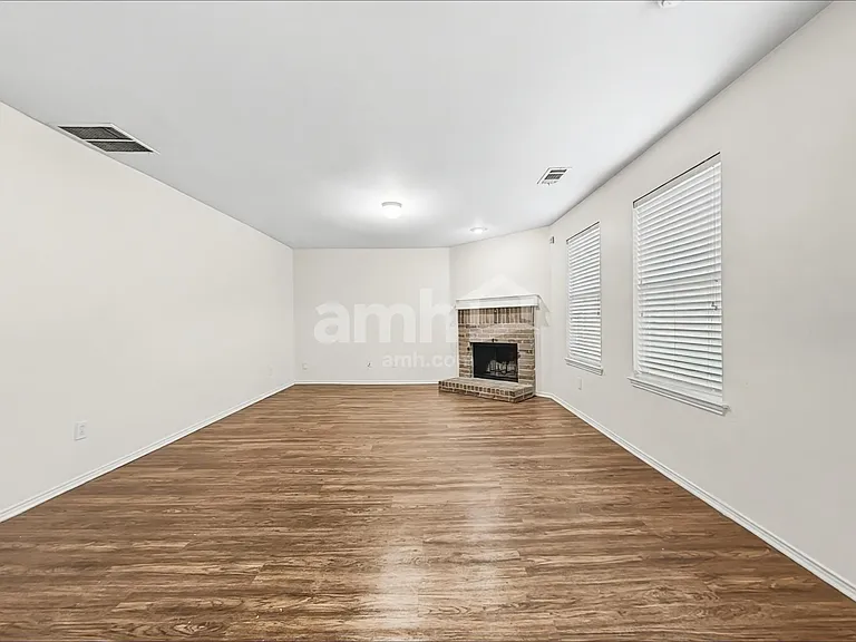 48 Daisy Dr — Photo 7