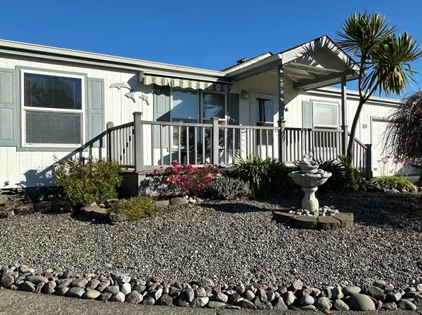 97940 W Benham Ln APT 10, Brookings, OR 97415