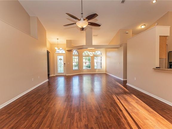 3rd image of 326 Sweetwater Springs St