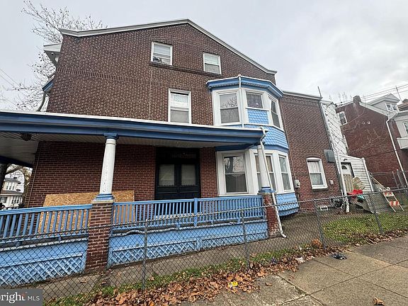 3rd image of 4726 Oakland St