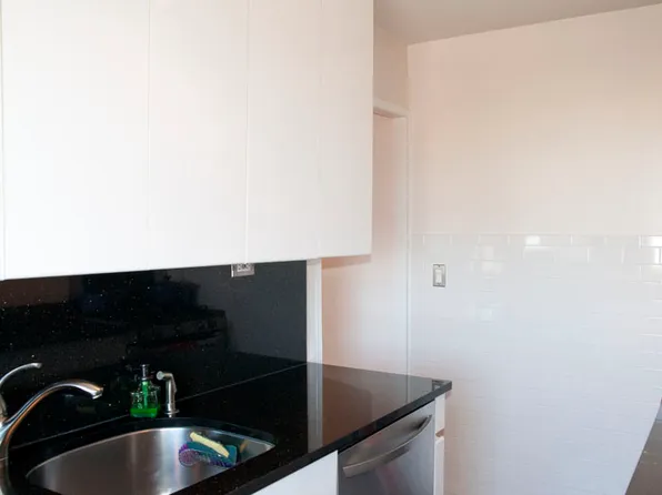 110-11 Queens Boulevard image 1 of 8