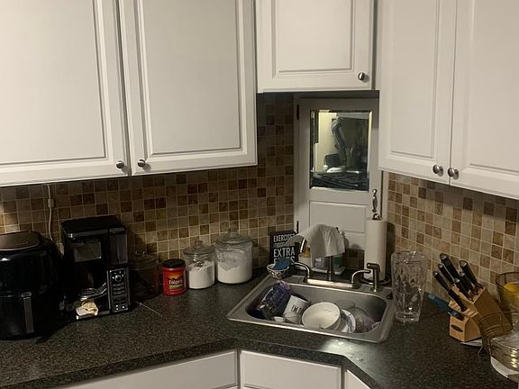 4th image of 246 Rosedale St