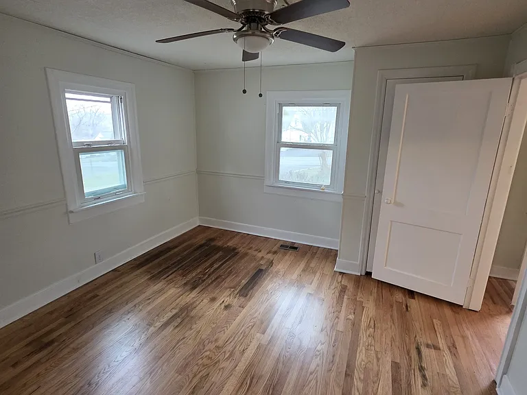 76 Elberta St — Photo 11