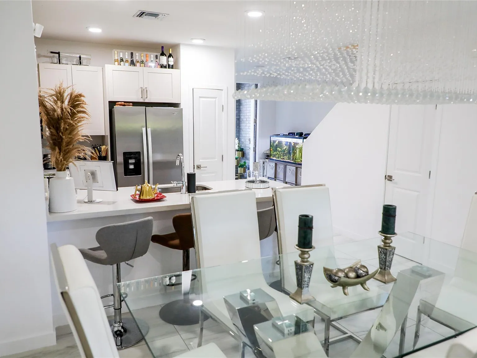 3 bed, 2.5 bath, 1554 sqft, $3,500 — Photo 1