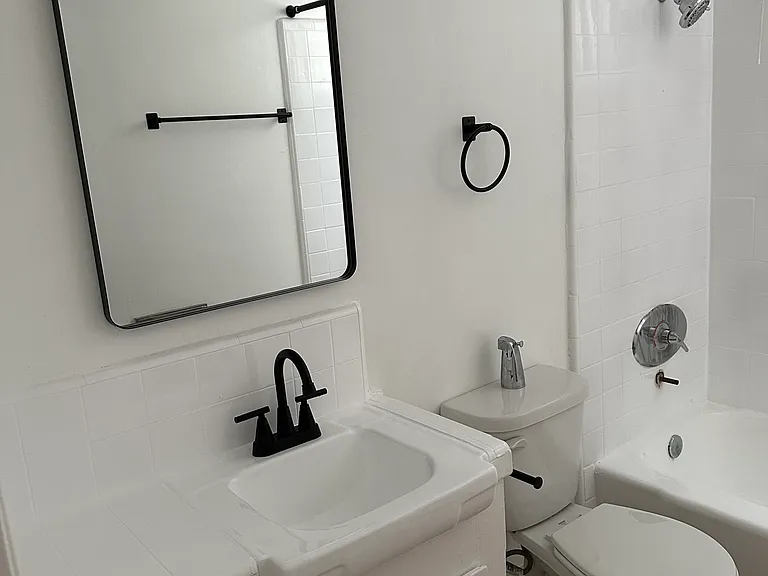 8126 Owensmouth Ave #8 — Photo 5