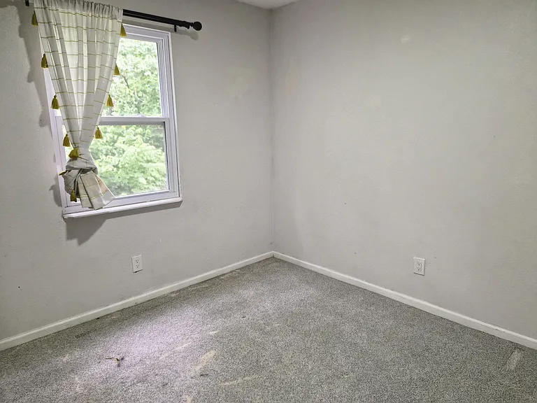 321 Northwood Ln — Photo 15