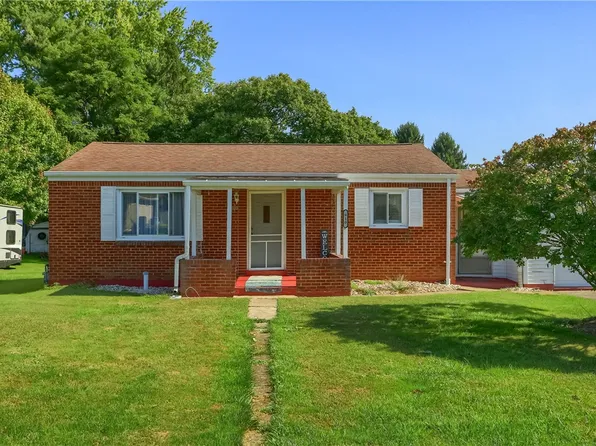 910 9th St W, Leechburg, PA 15656