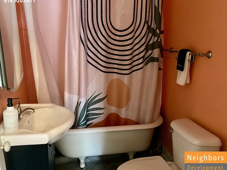 19 Palmer St NE #2 — Photo 5