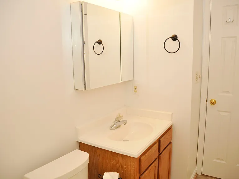 125 N Towne Ct — Photo 6