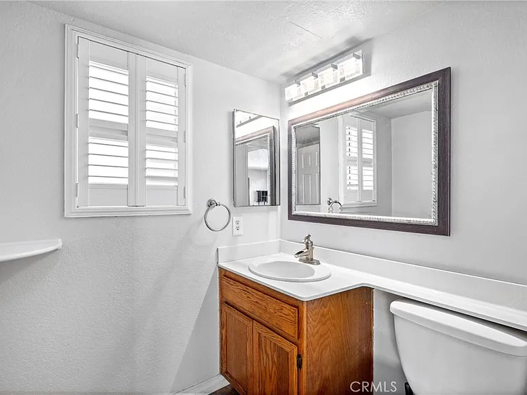 10703 Valley Dr — Photo 20