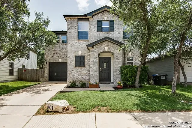 Amberdale Oak, San Antonio — Photo 1