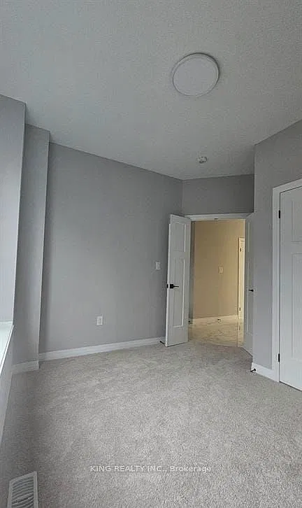 5 bed, $3,300 — Photo 4