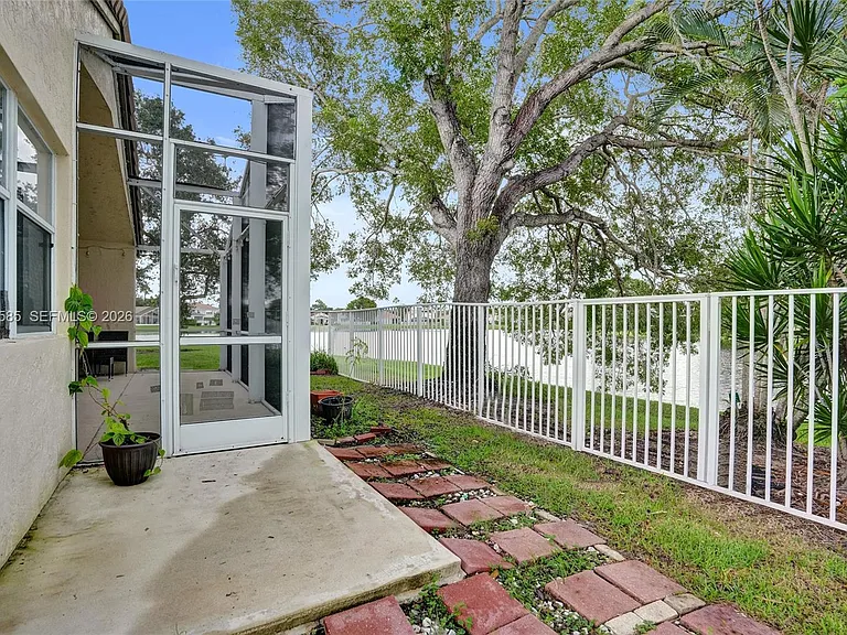 4108 Sapphire Ter — Photo 30