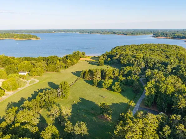 1683 Merifield Dr, Clarksville, VA 23927
