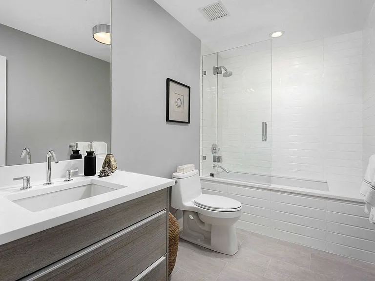 Bathroom With Shower and Skin