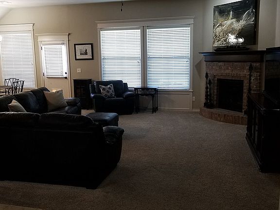 5th image of 309 SW 168th St
