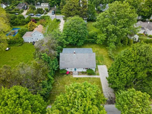 111 Miller Rd, Southampton, NY 11968