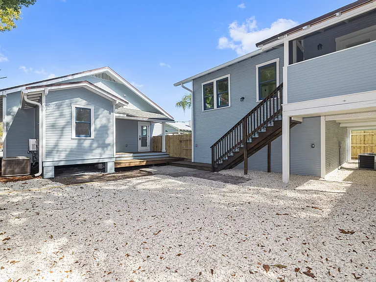 905 E Saint Clair St — Photo 24