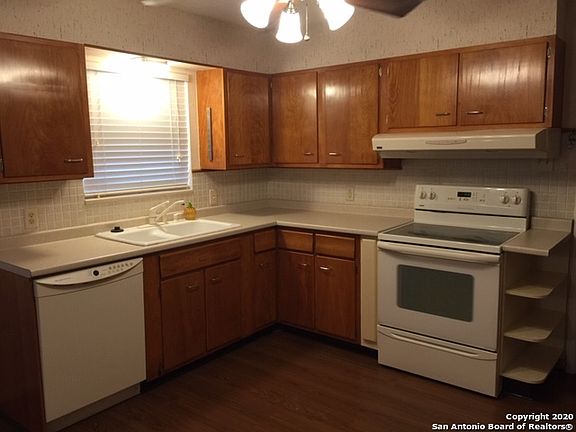 3rd image of 11110 Dreamland Dr