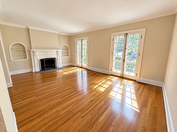 3rd image of 7355 Pershing Ave #1