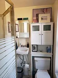 Rented by R New York