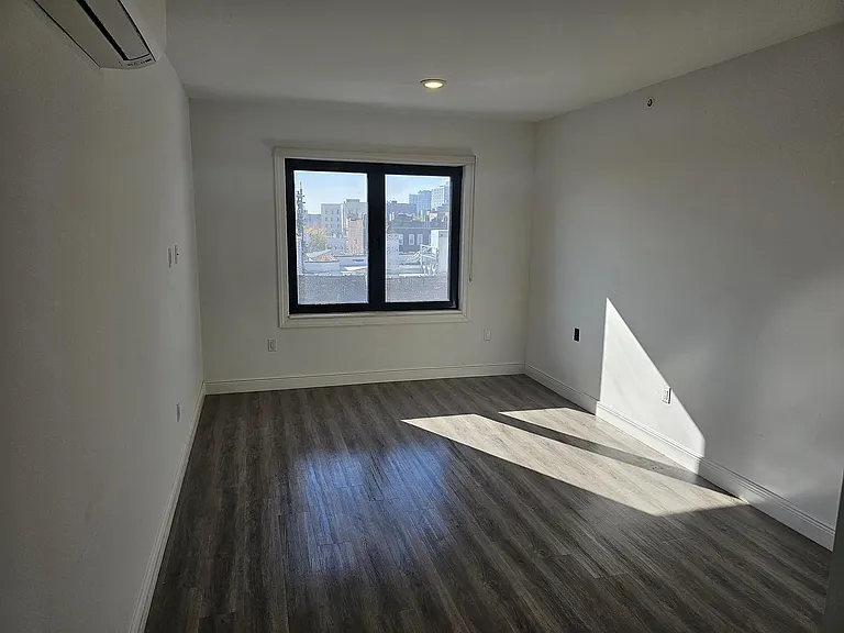 211 Baldwin Ave #207 — Photo 22