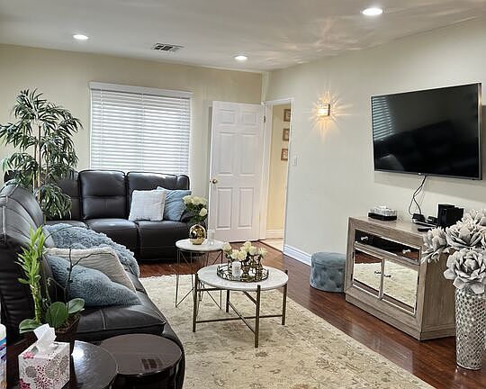4th image of 6443 Agnes Ave