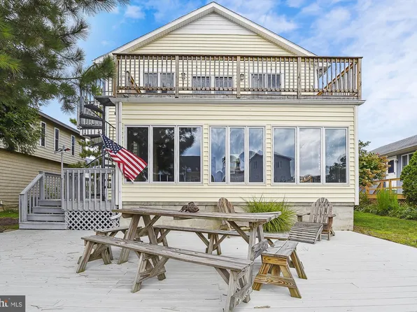 306 W 6th St, Bethany Beach, DE 19930