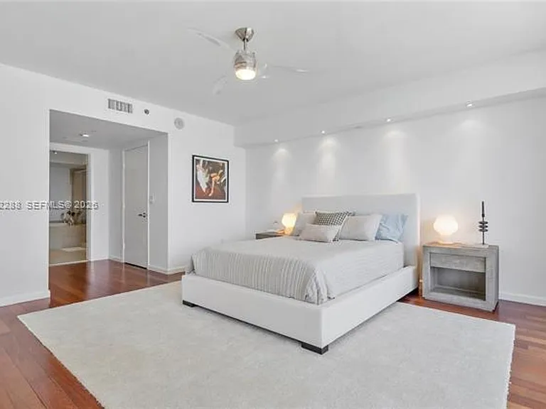 1830 Ocean Dr #CU-1101 — Photo 32