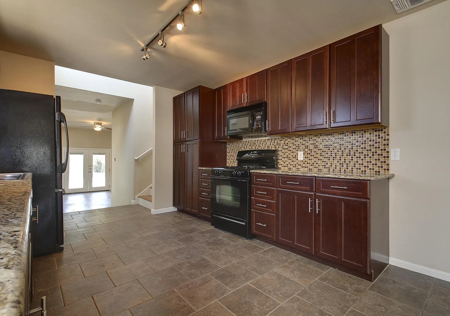 Ut Pre Lease: 2009 Remodeled 6 Bed / 3 Bath, Wood & Stained Concrete Floors, Custom High End Kitc... — Photo 3