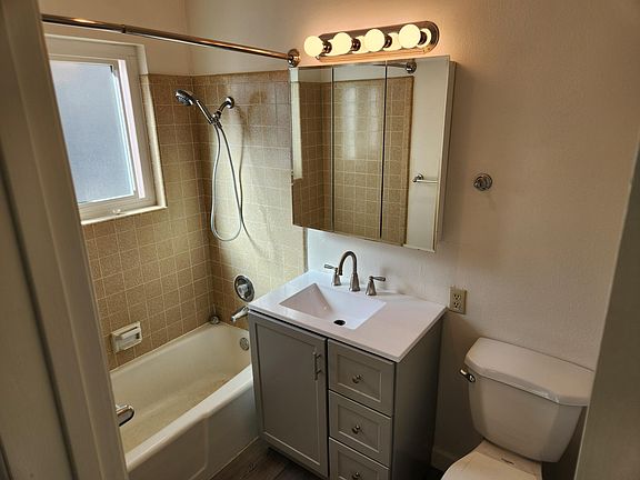 4th image of 4559 Cove Dr