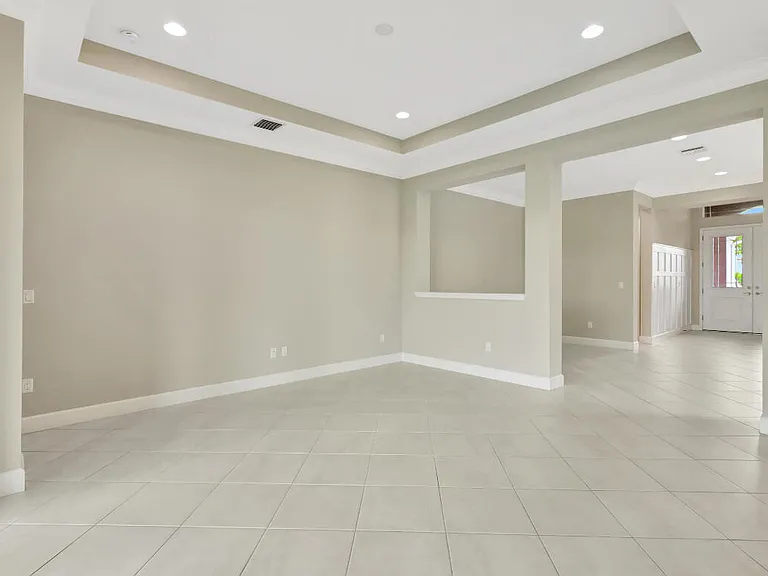 15684 Goldfinch Cir — Photo 3