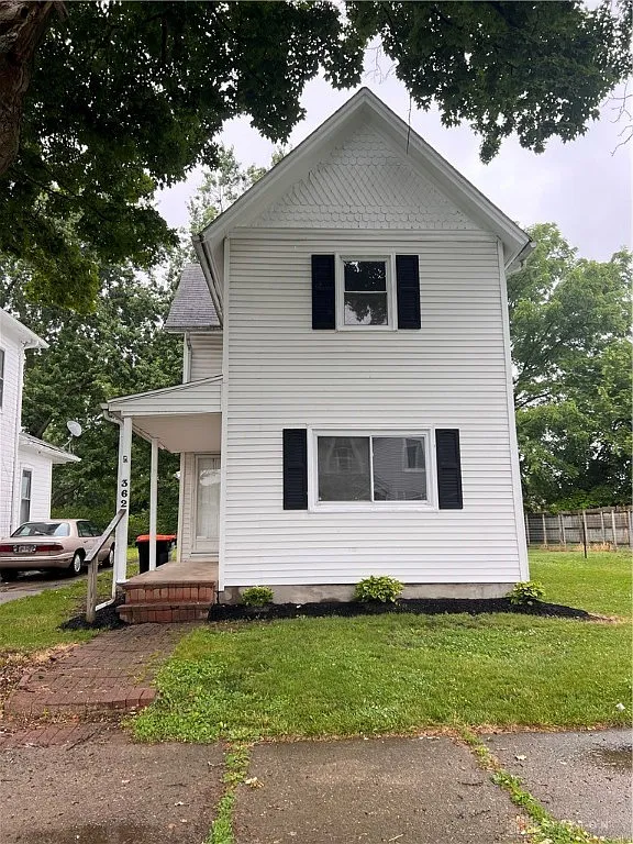 362 Buxton Ave photo 1
