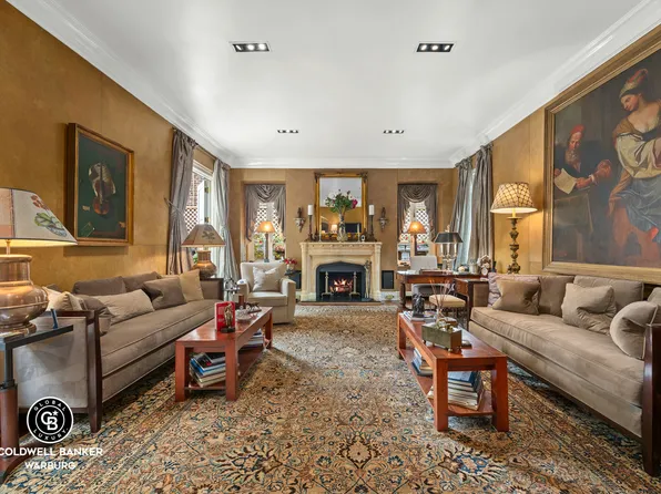 444 East 52nd Street PHN image 3 of 33