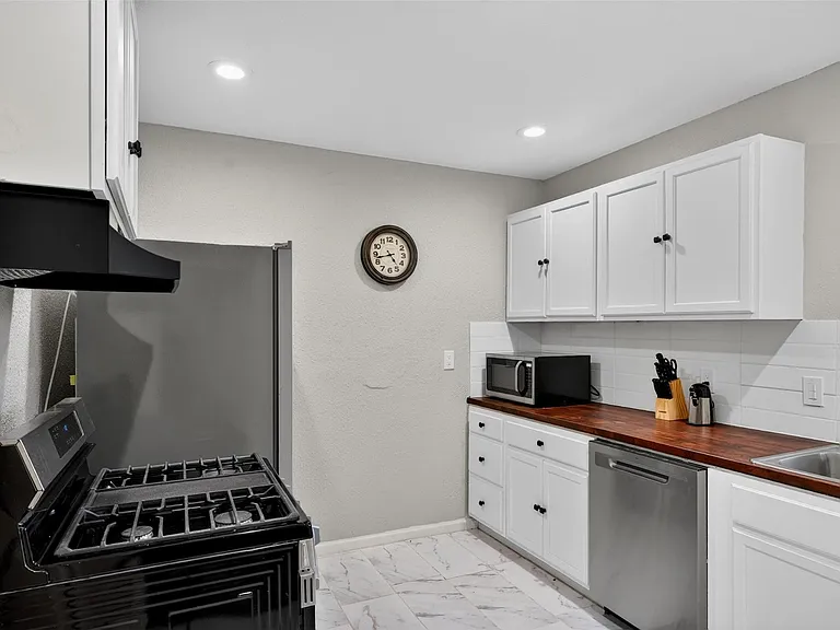 3863 Arbor St — Photo 23