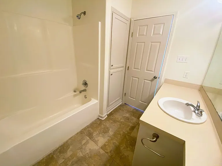 357 E Sale Rd — Photo 21