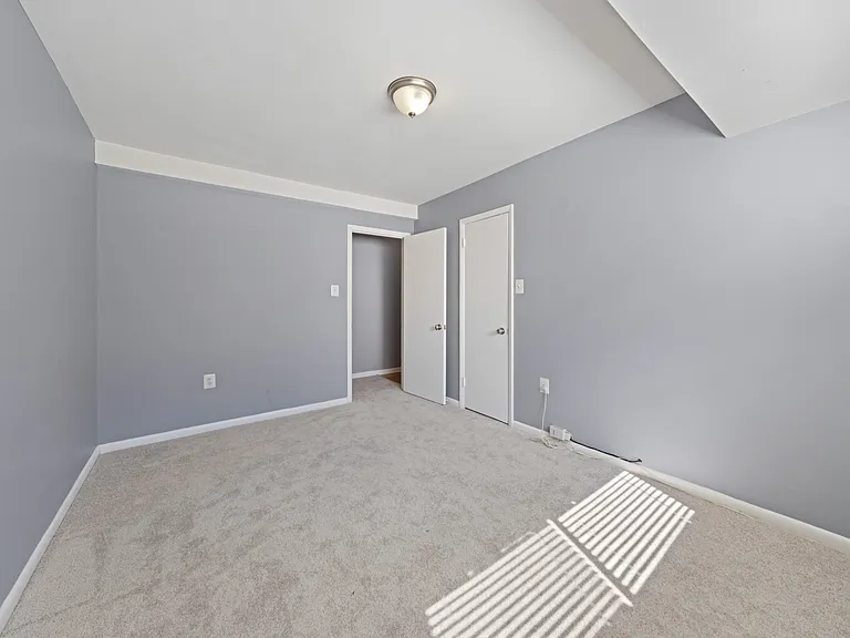 10620 Weymouth St #1 — Photo 11
