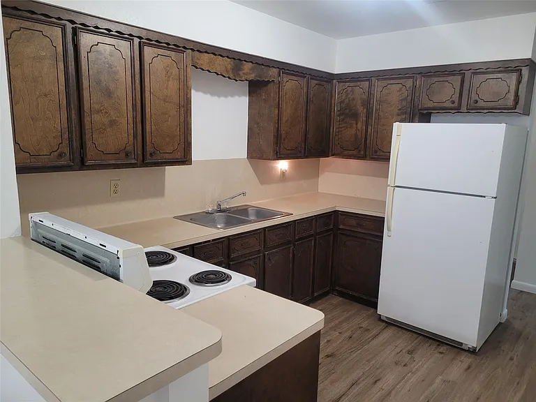 205 2nd Ave #2 — Photo 7