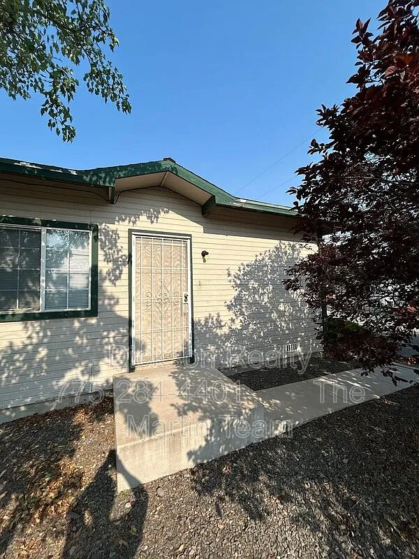 2 bed, 1.0 bath, 768 sqft, $1,550 — Photo 2