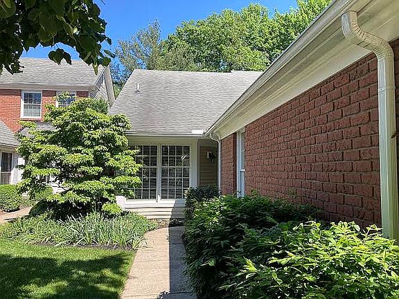 2nd image of 31825 Bayview Dr